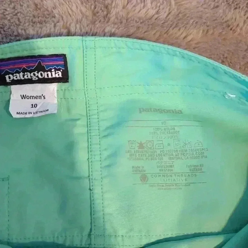 Patagonia skirt, size 10, green and blue - Picture 4 of 6